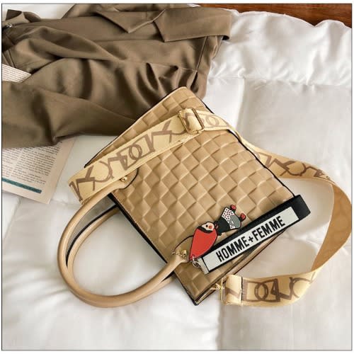 Quality Leather Ladies Crossbody Hand Bag- Nude