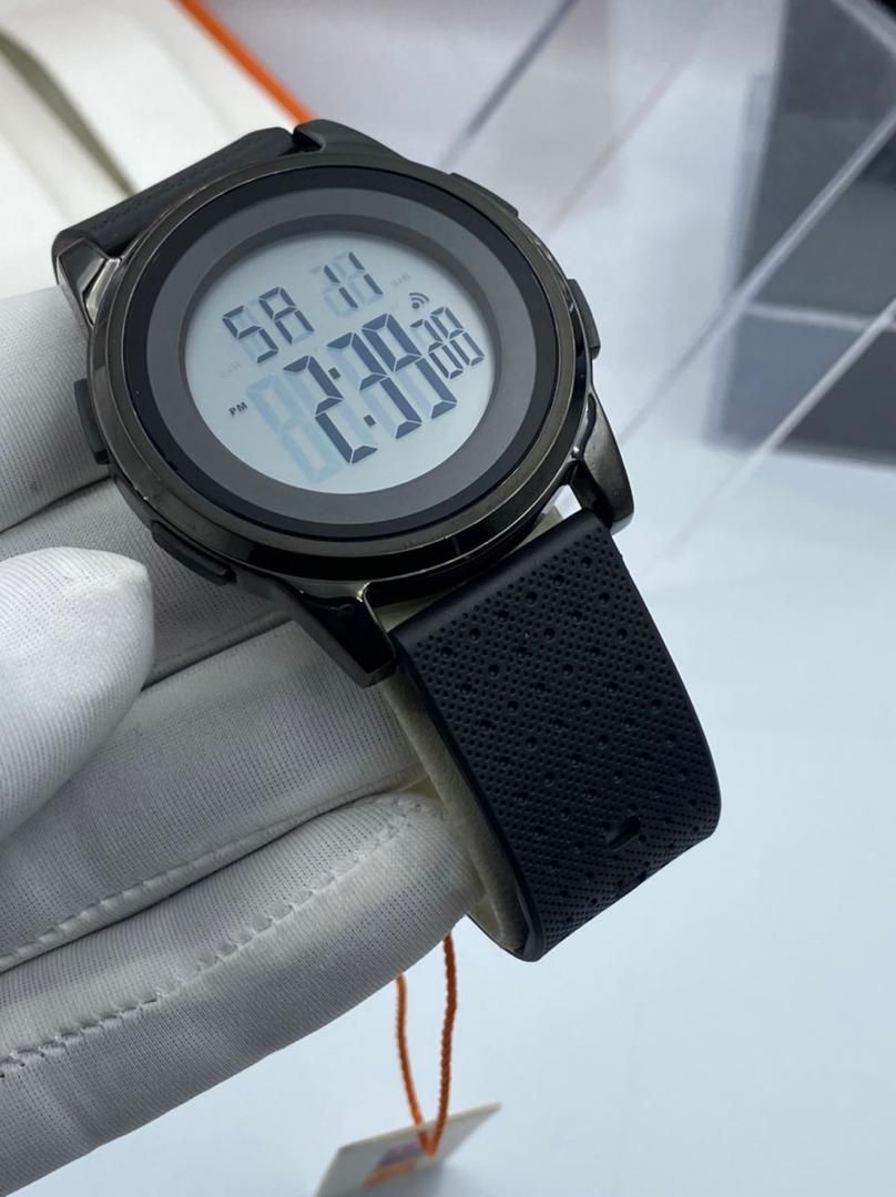 Exclusive Sophisticated Top Luxury Digital Wristwatch