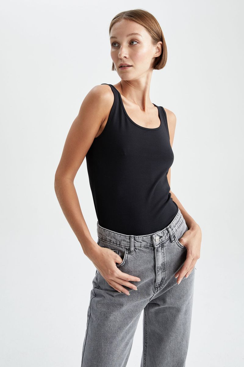 Woman Slim Fit Crew Neck Knitted Athlete - Black