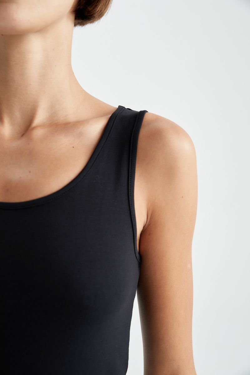 Woman Slim Fit Crew Neck Knitted Athlete - Black
