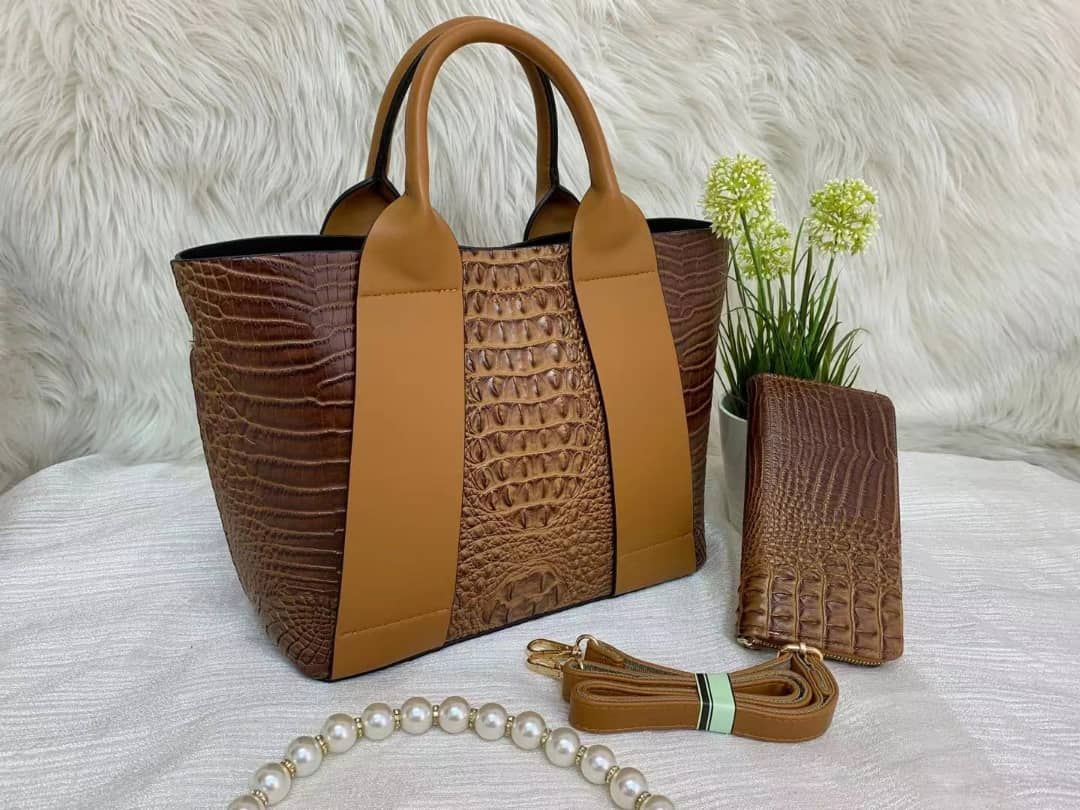 Gray Pearl 2 In 1 Luxurious Chopper Design Handbag For Women