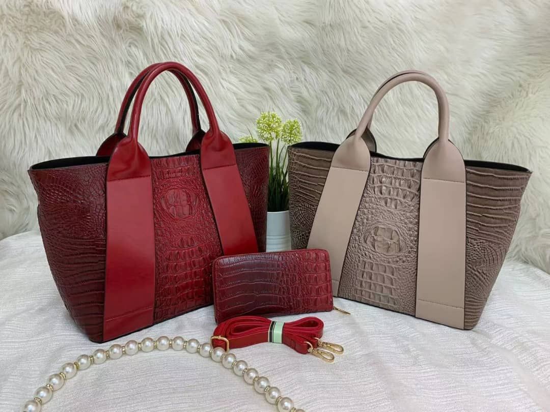 Gray Pearl 2 In 1 Luxurious Chopper Design Handbag For Women