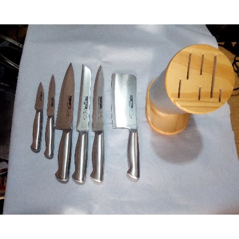 Knife Set With Wooden Stand - Set Of 7 Pieces