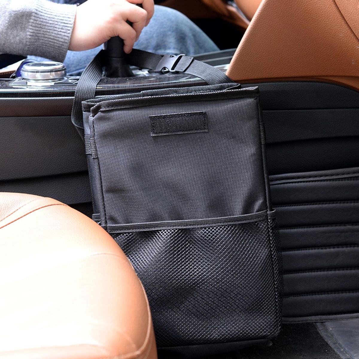 Car Trash Can for Car Cute, Car Trash Bag Folding Suspension Storage Bag Car Seat Back Storage Bag Car Garbage Cans Leak Proof Vehicle Trash Can Black