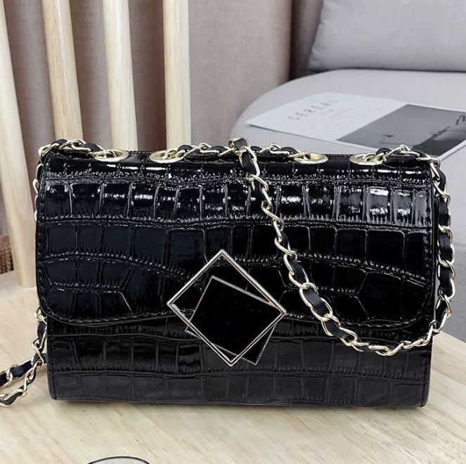 Ladies Fashion Quality Glossy Handbag- Black