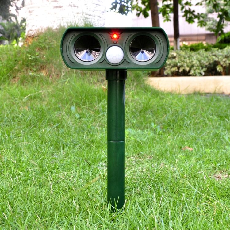 2 PCS RC-510 Ultrasonic Solar-powered Animal Repeller