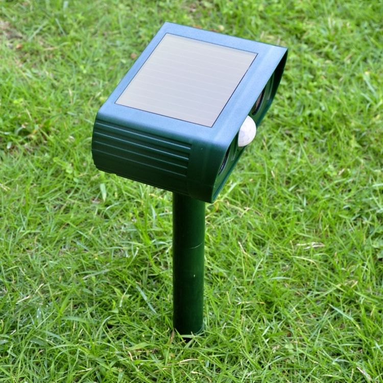 2 PCS RC-510 Ultrasonic Solar-powered Animal Repeller