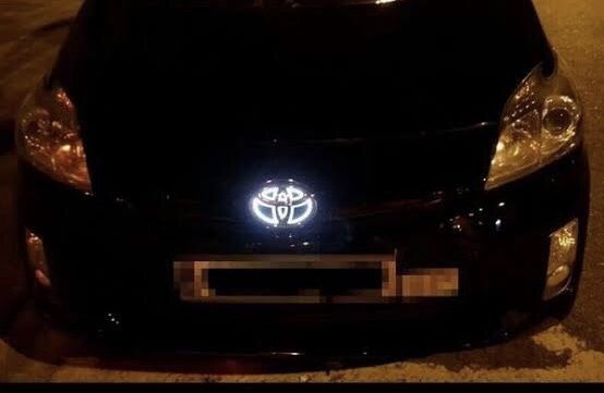 2010-2012 Camry Front Grille LED Logo/emblem