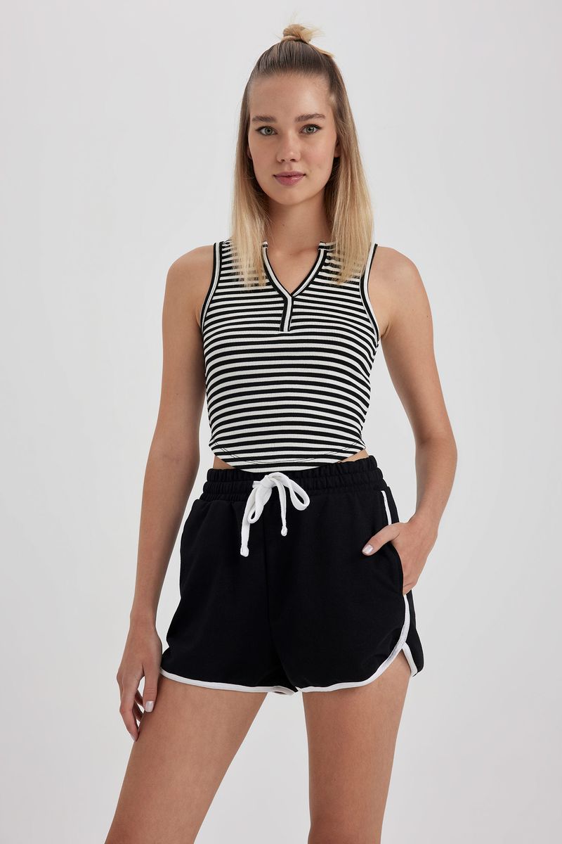Woman Coool Regular Fit Knitted Short - Black