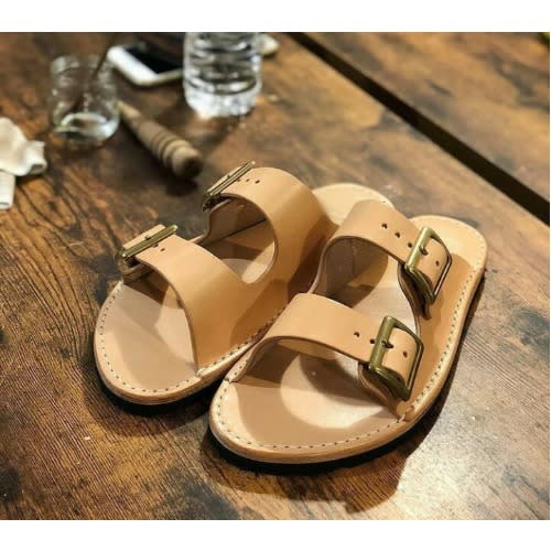 Realwon Classic Brown Buckled Leather Slippers