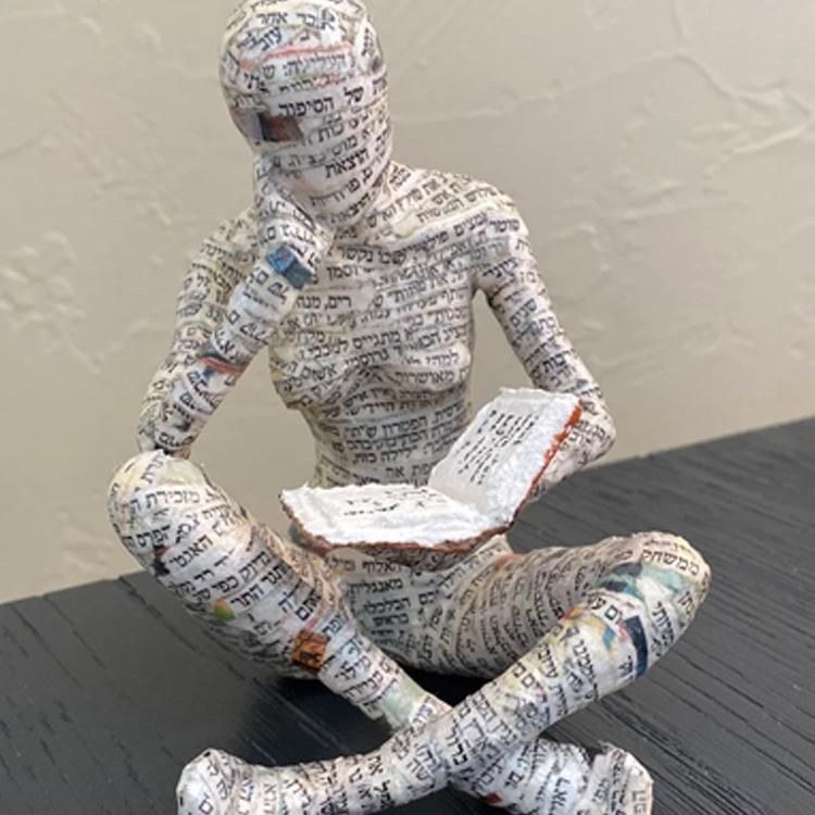Cross-border new modern minimalist reading woman decoration sculpture porch decoration bookshelf decoration resin crafts Reader 07
