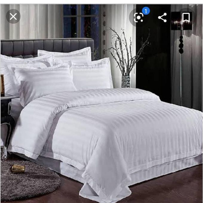 Unique White Striped Bedsheet