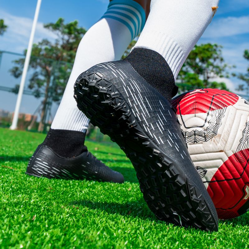 Men Cleats Soccer Shoes Fashion Football Boots Short Studs Turf TF Sneakers