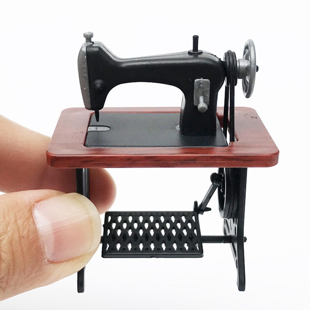 1/24 Doll House Miniature Furniture Sewing Machine Kids Dollhouse Decor Accessories for Dolls House Toys Yellow