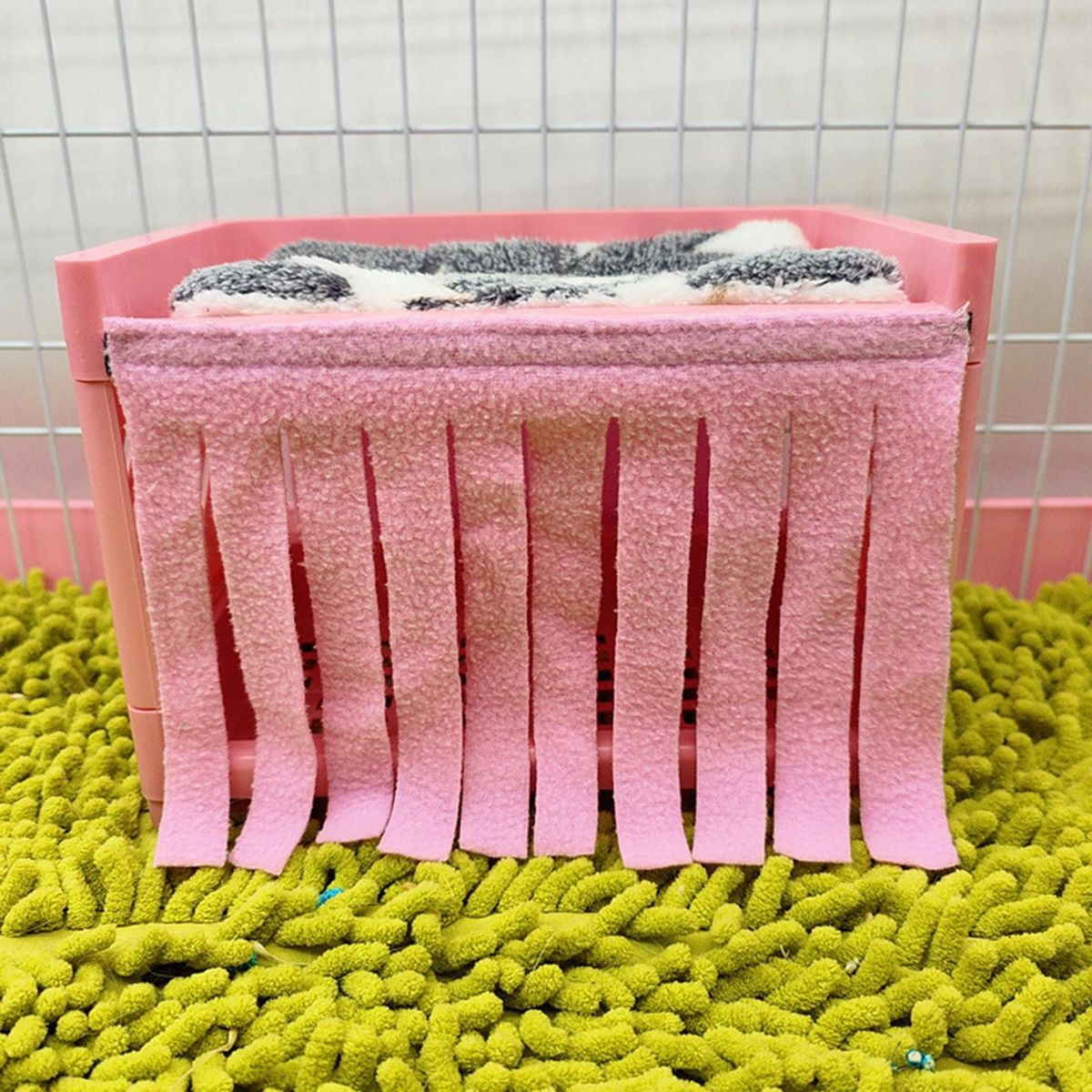 2Pcs Hamster Den Tassel Guinea Pig Hamster Pets Bed Tassel Pink