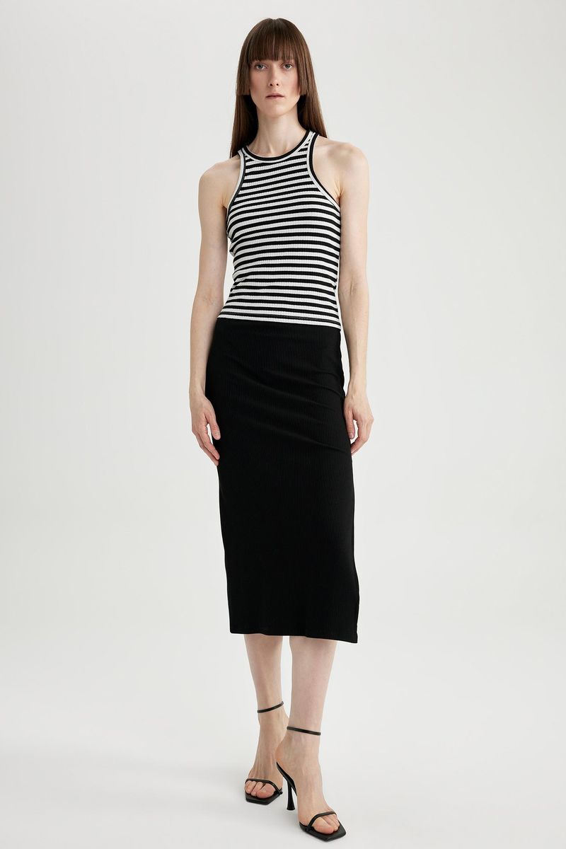 Woman Casual Straight Knitted Skirt - Black