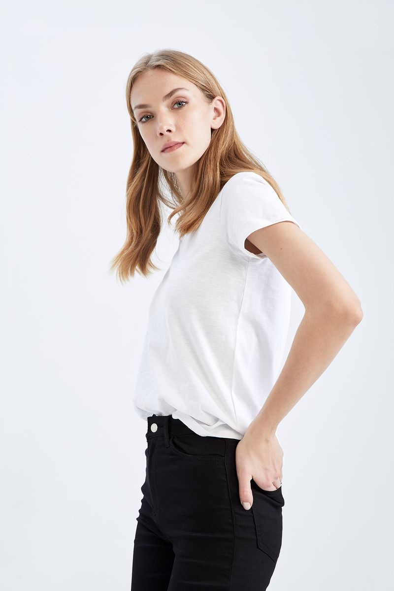 Woman Core Regular Fit V Neck Knitted Short Sleeve T-Shirt - White