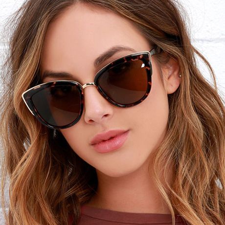 Ladies Cat Eye Leopard  Sunglasses .