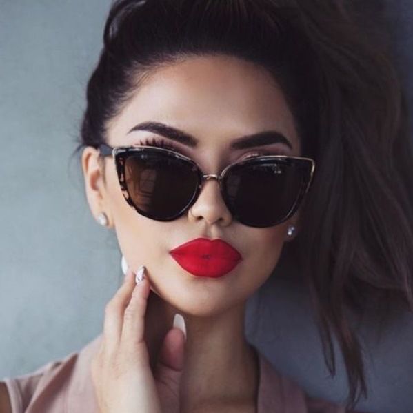 Ladies Cat Eye Leopard  Sunglasses .