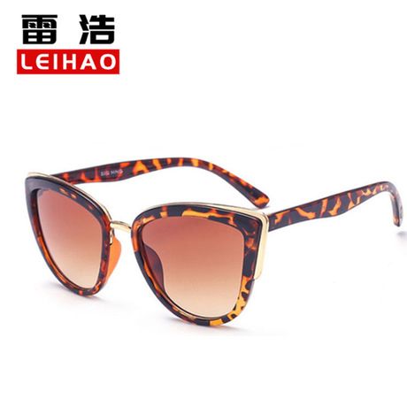 Ladies Cat Eye Leopard  Sunglasses .