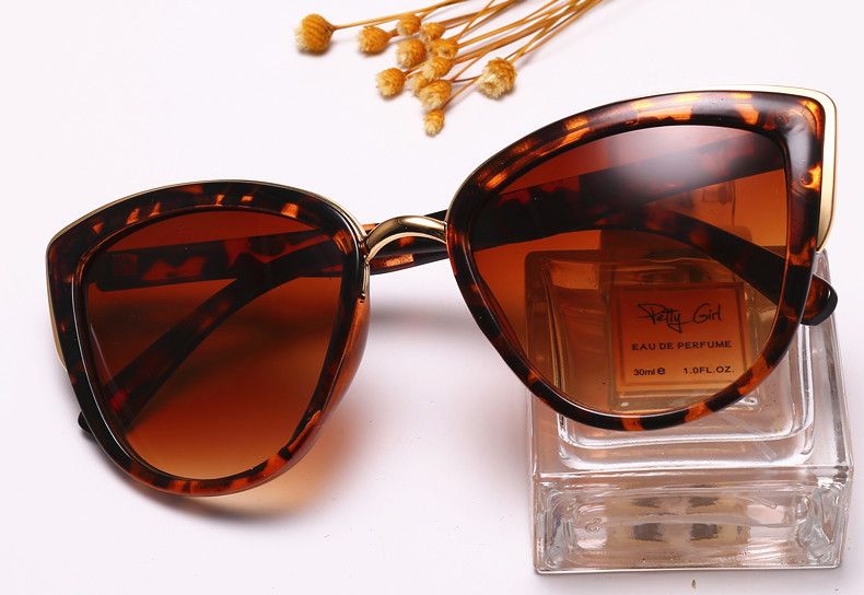 Ladies Cat Eye Leopard  Sunglasses .