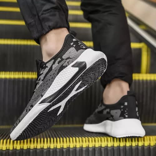 Cam Running Sneakers - Black