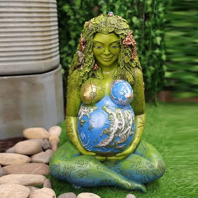 Figurine Statue
