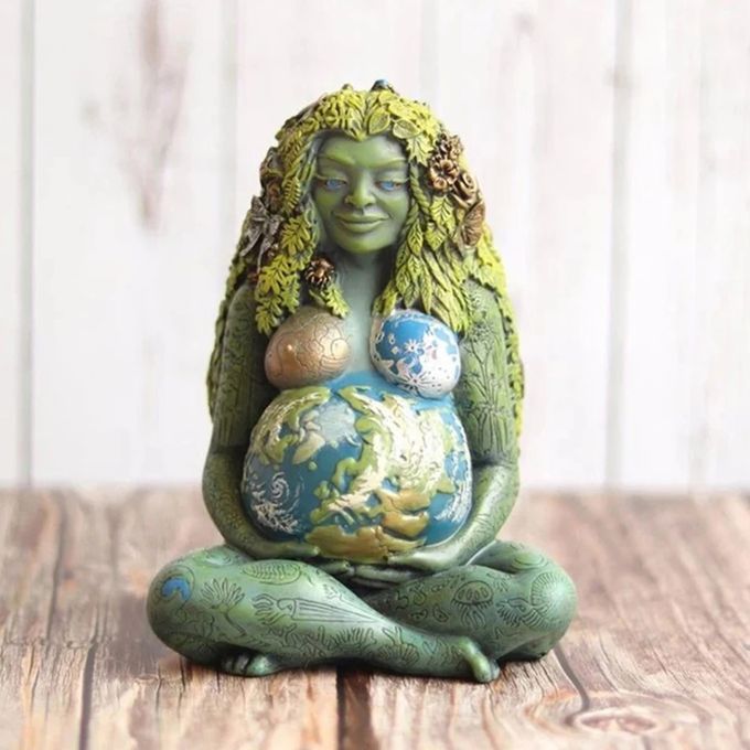 Figurine Statue