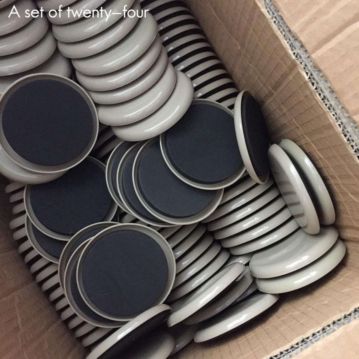 24 Pieces of 3.5-Inch Furniture Mats Can Move Anything