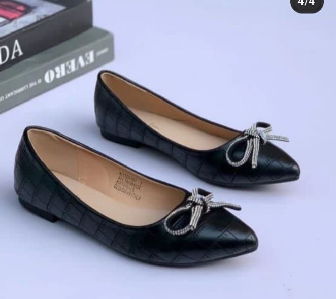 Ladies Flat Shoe -leather Black