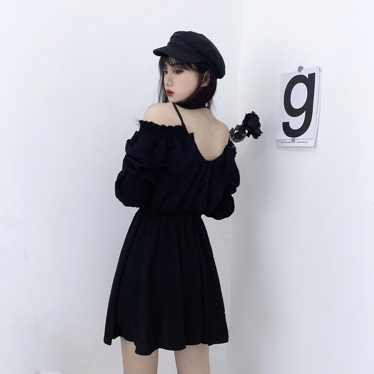 Lace up dress ins dark black lace up suspender off the shoulder waist shows thin Hepburn style small