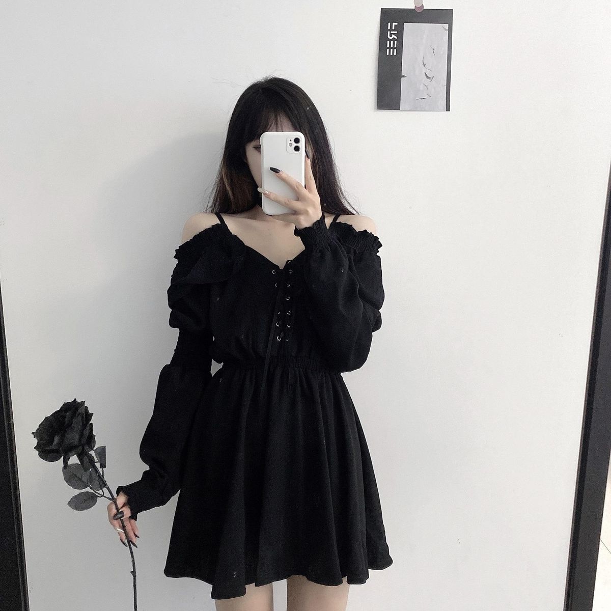 Lace up dress ins dark black lace up suspender off the shoulder waist shows thin Hepburn style small