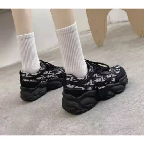 Ladies Thick Sole Sneakers -Black