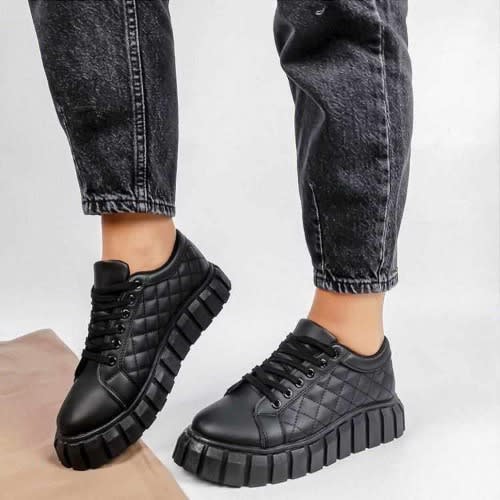 Plain Sneakers - Black