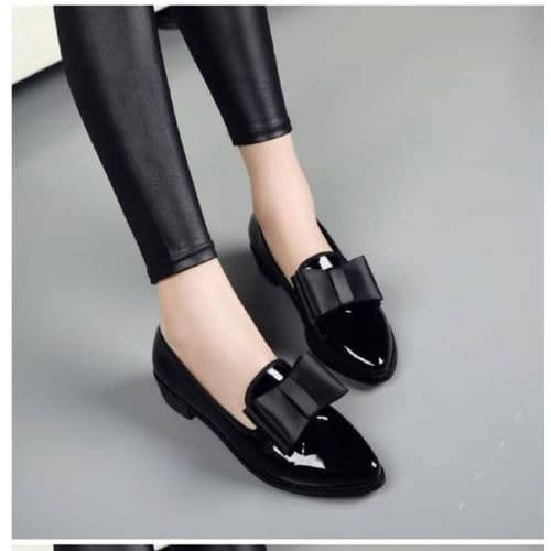 Ladies Flat Shoe - Glossy Black