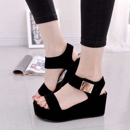 Casual Platform Wedge Sandal - Black