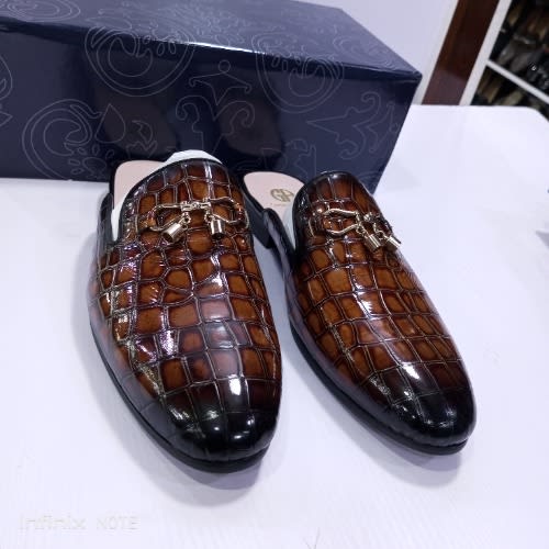 Khrat Giani  Shoe