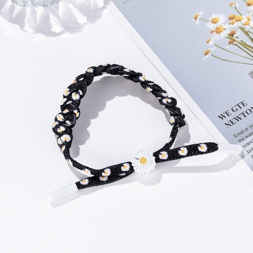 Single Daisy Dial Women Watch With Matching Bracelet - Black