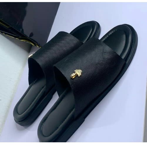 Realwon Skin Cover Slippers - Black