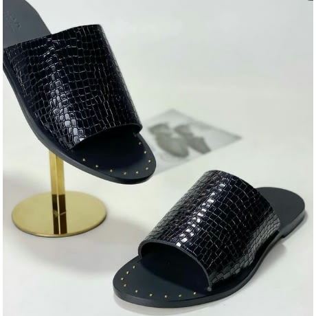 Realwon Skin Cover Slippers - Black