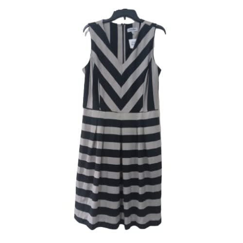 Women's Short Dress- Black V-neck