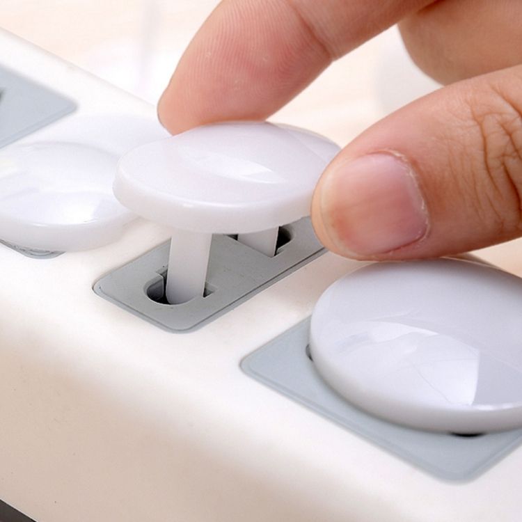 100 PCS 2 Hole Baby Electric Sockets Safety Protection Cover