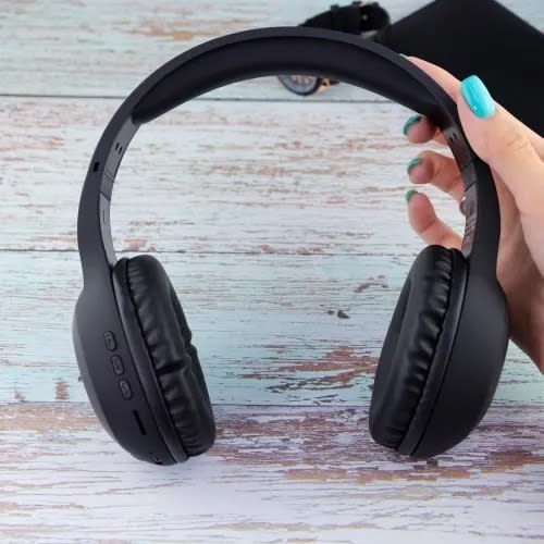 Celebrat Wireless Headphones A23