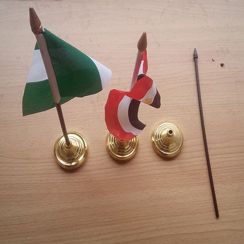 A 2-PC Pair Mini Polyester One Country UN Member A- /Nigeria Table Top Flag Gold Base Stick Pole