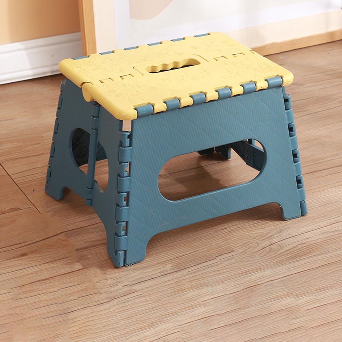 Folding Step Stool Compact Foot Stool Light-Weight Folding Chair Blue