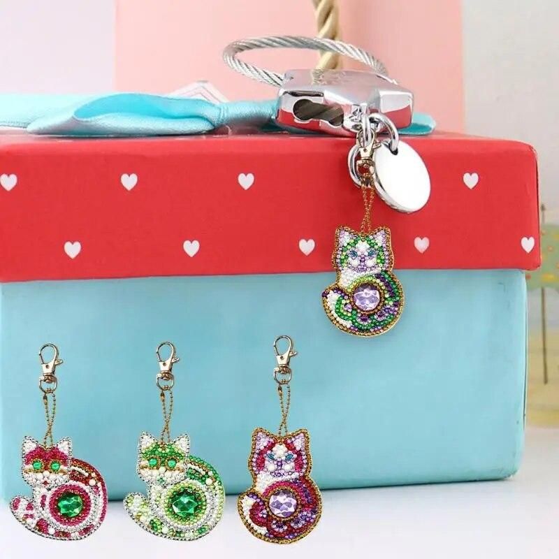 4pcs 5D DIY Diamond Painting Cartoon Cat Diamond Embroidery Keychain Mini Rhinestone Painting DIY Craft Gifts