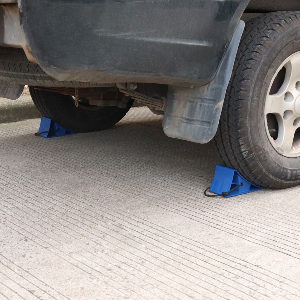 2PCS Large Wheel Chocks With Rope For RV Camper Car Tire