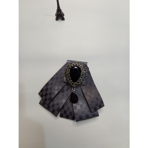 Men's Wedding Bow Tie With Brooch - Grey