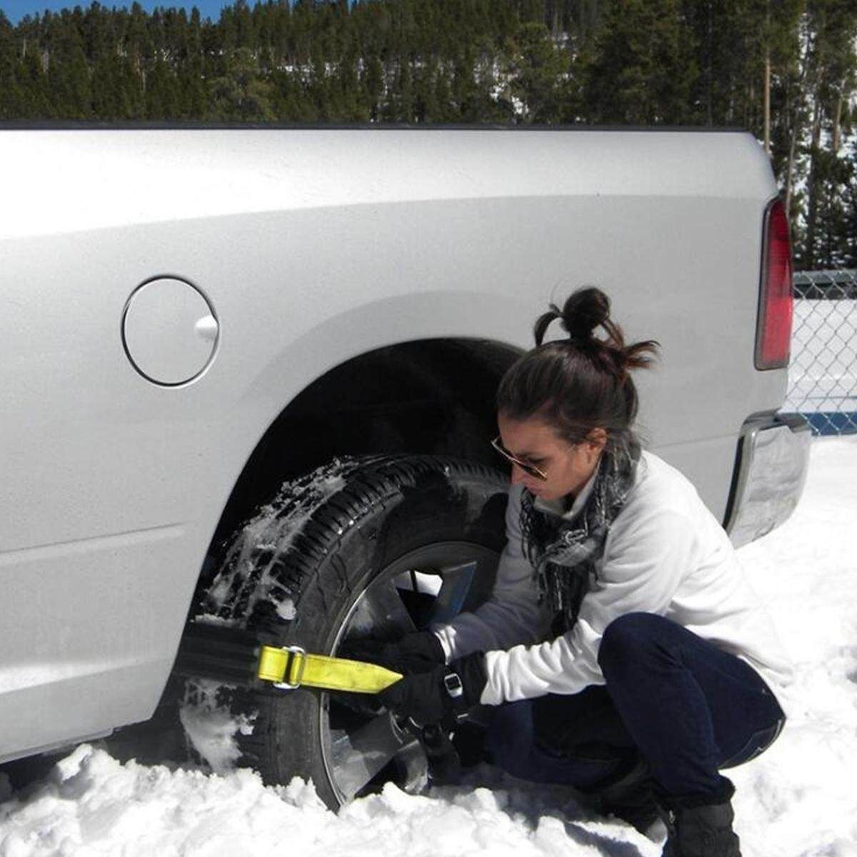 2PCS Car Snow Mud Tire Wheel Chains Anti-Skid Adjustable Universal Rubber Nylon