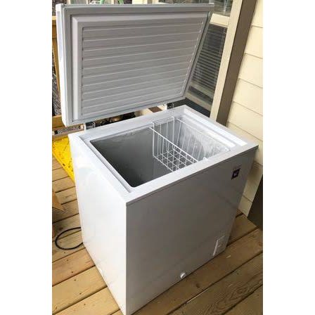 Solar Freezer With 2 Solar Panels & 2 Batteries